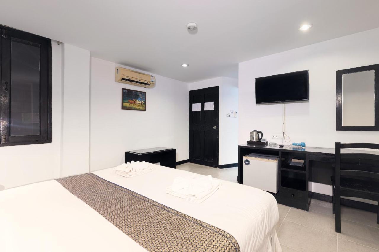 Noble House - 200 Meters Patong Beach Phuket Ruang foto