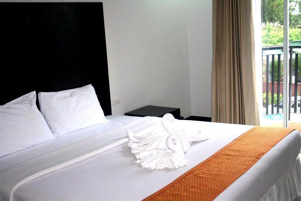 Noble House - 200 Meters Patong Beach Phuket Bagian luar foto